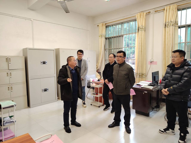 百色市人社局黨組書(shū)記、局長(zhǎng)李建榮到我校調(diào)研就業(yè)工作